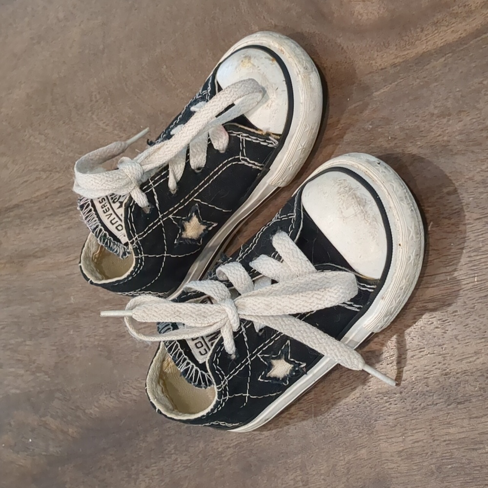 Converse all stars, toddler size 5